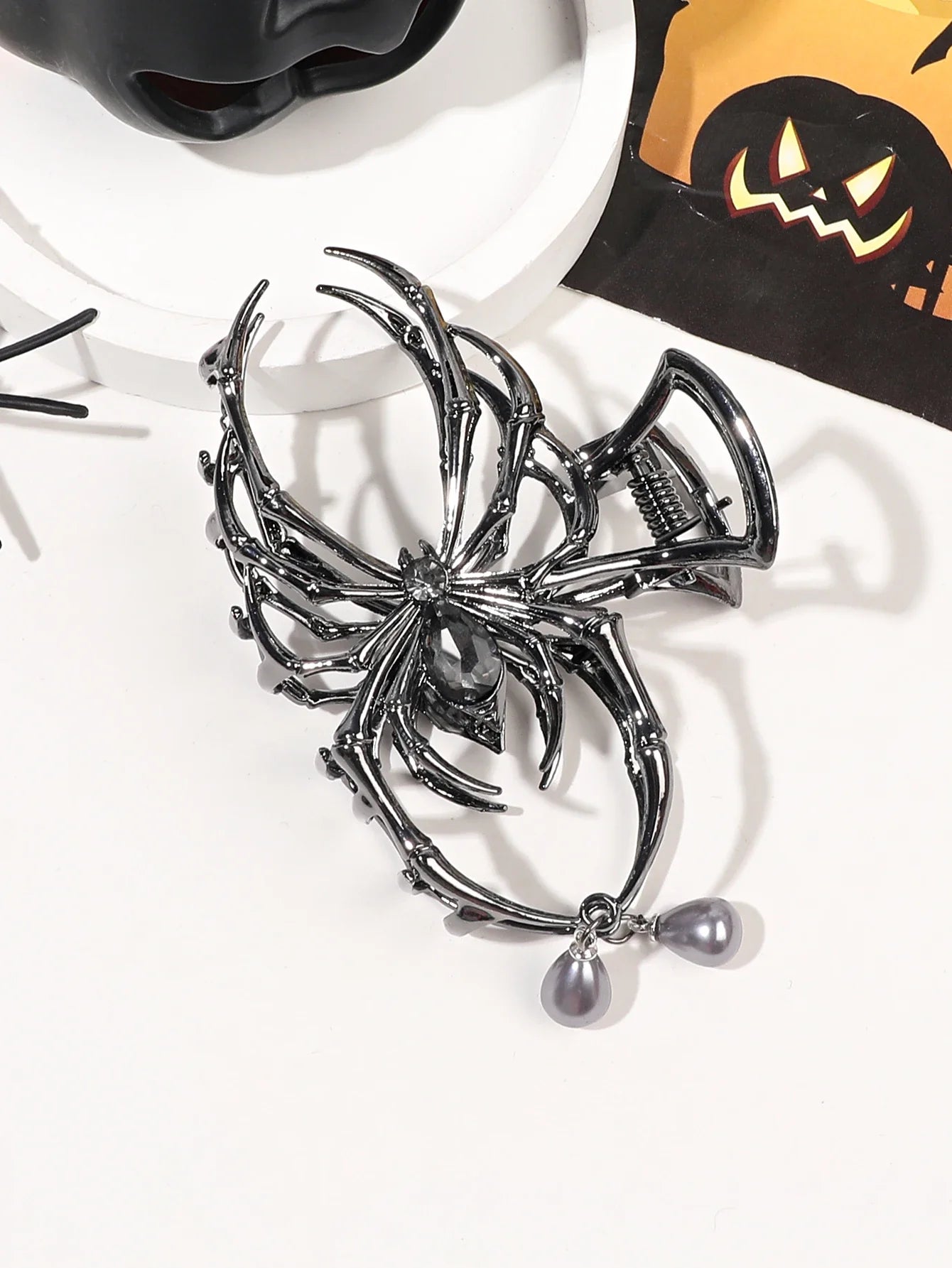 Zwarte haarspeld als basic accessoire