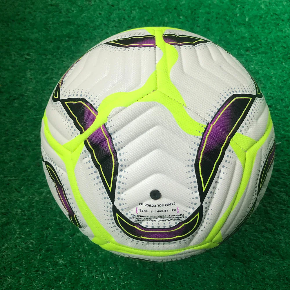 Voetbal met slijtvaste textuur