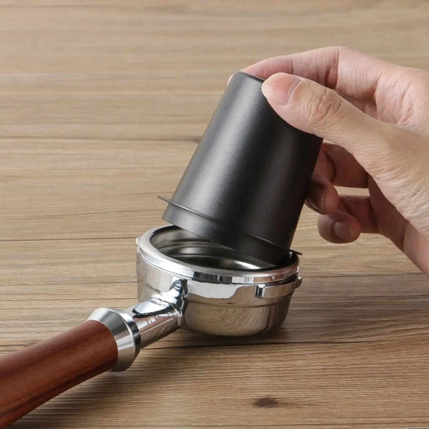 Thermosbeker als onderdeel van praktische koffiewaar