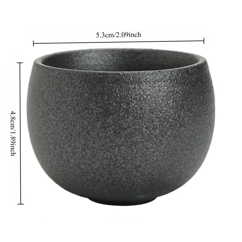 Theepot met houten handvat en infuser
