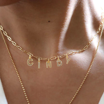 Ketting met naam en subtiel bloempatroon