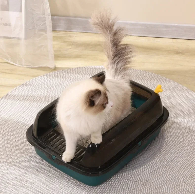 Kattenbak met actief koolfilter – Tegen nare geurtjes