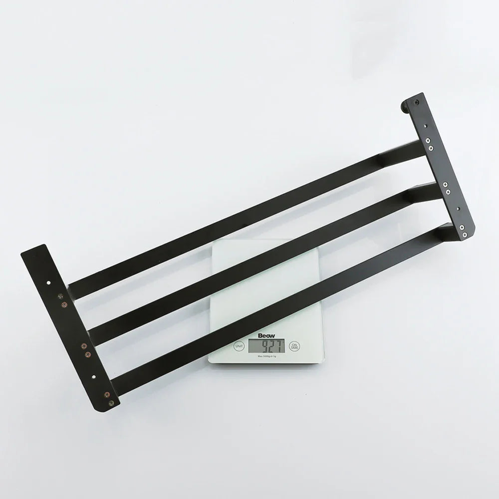 Wit handdoekenrek met minimalistisch frame – Eenvoudig en strak
