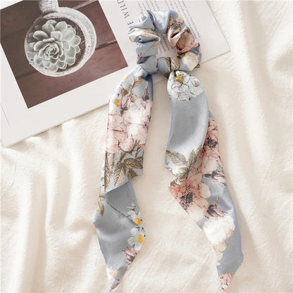 Dames haar accessoires in zachte materialen