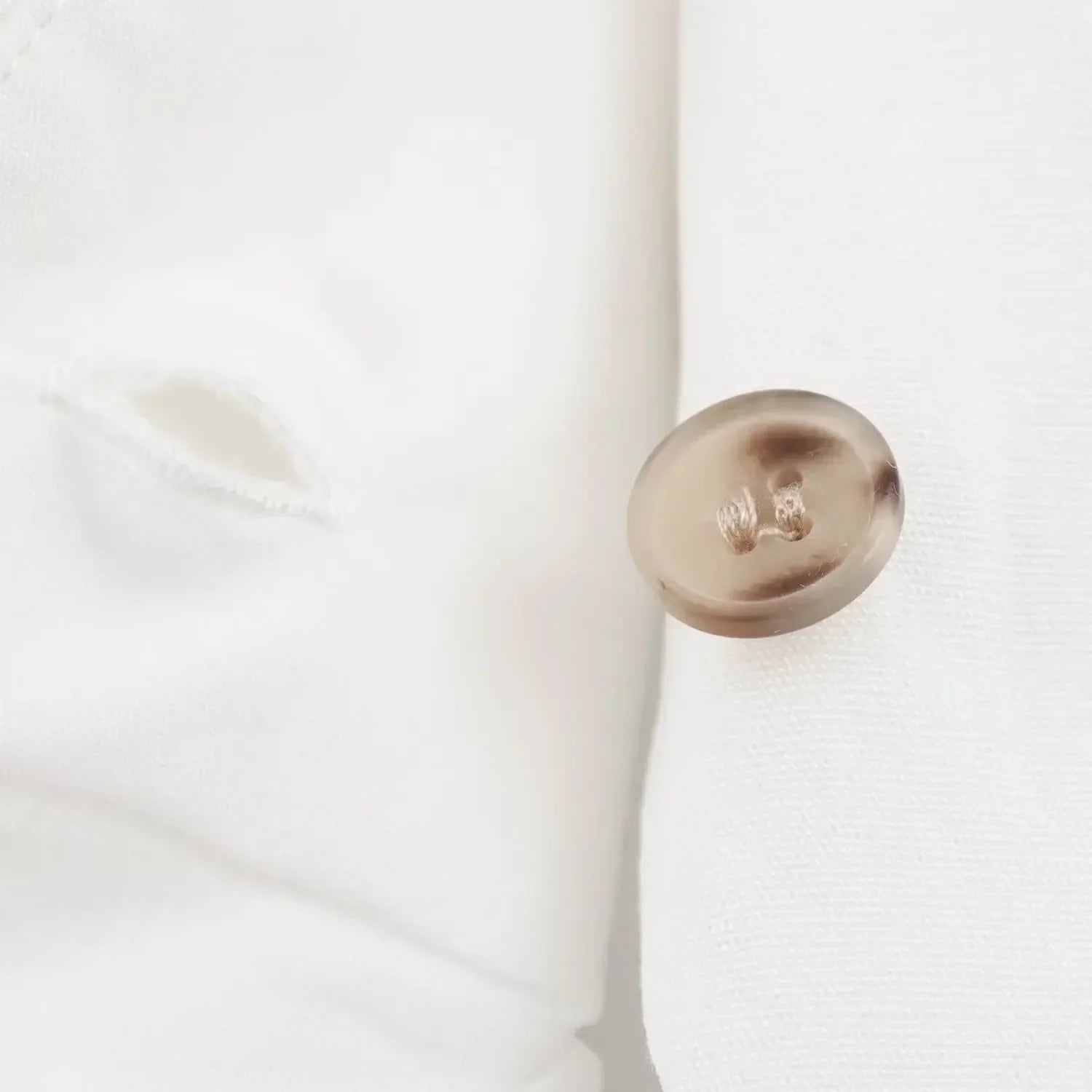 Feestelijk dames broekpak met metallic glans – Luxe uitstraling