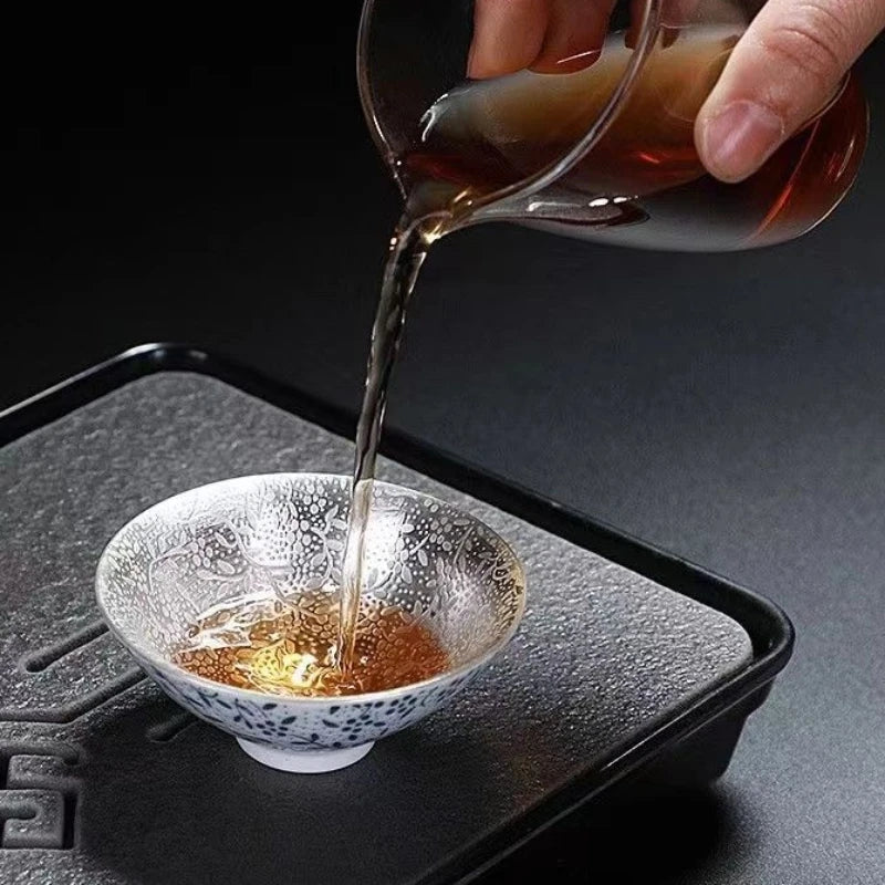 Design theepot met moderne lijnen