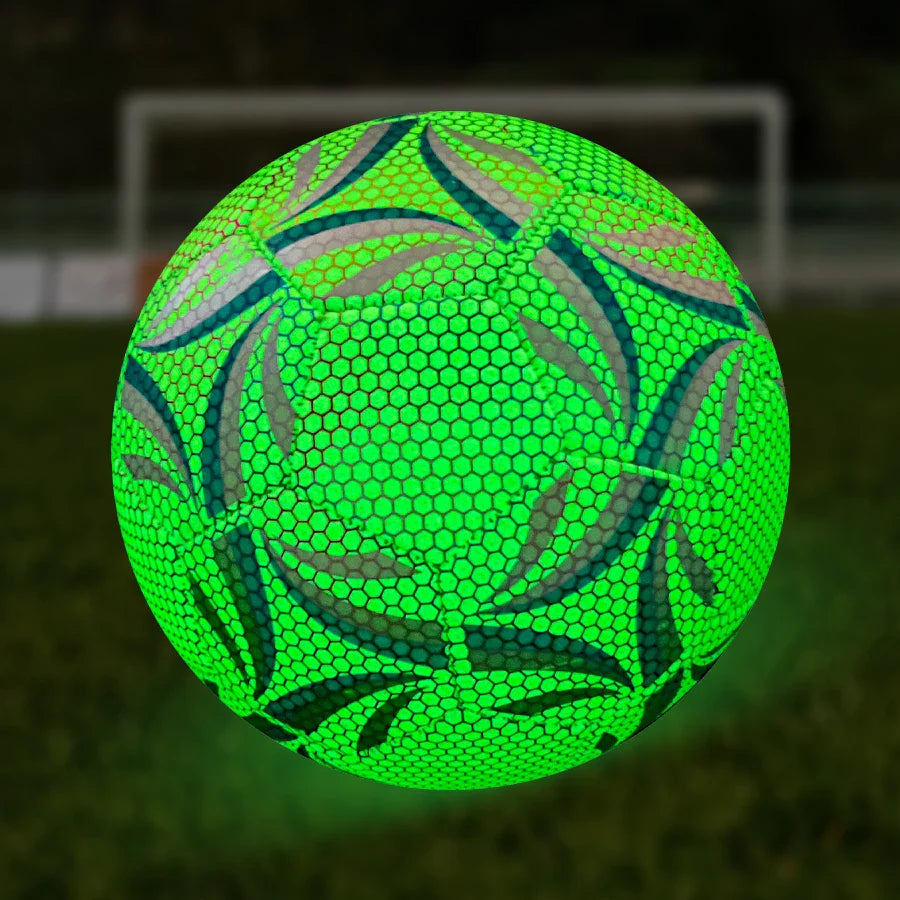 Voetbal met naadloos ontwerp voor straatgebruik