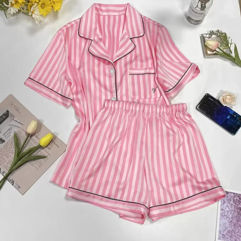 Dames pyjama set met zachte hoodie