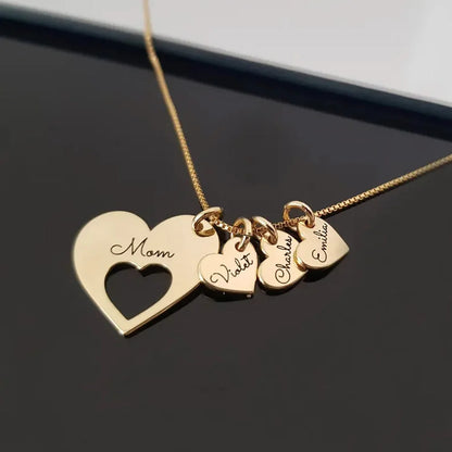 Ketting met naam en datum in elegante stijl