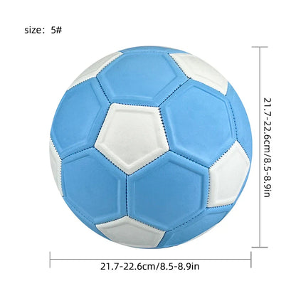 Beste straatvoetbal met gecontroleerde stuit