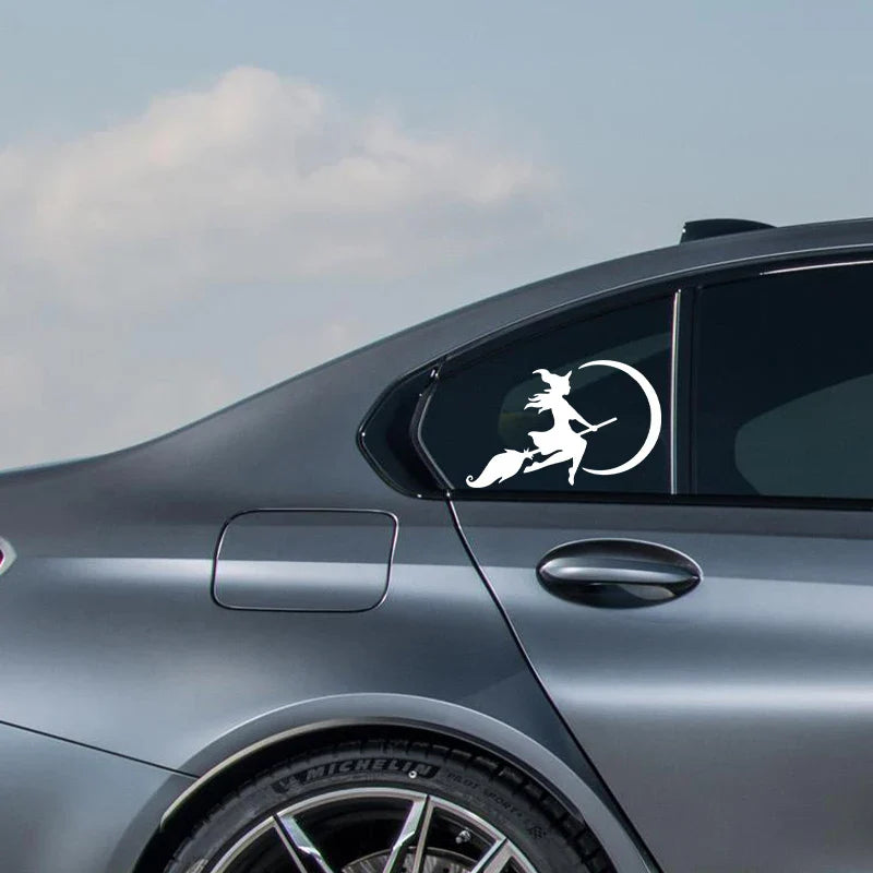 Auto stickers - Magische heks met regenboogkleuren voor unieke achterruitdecoratie