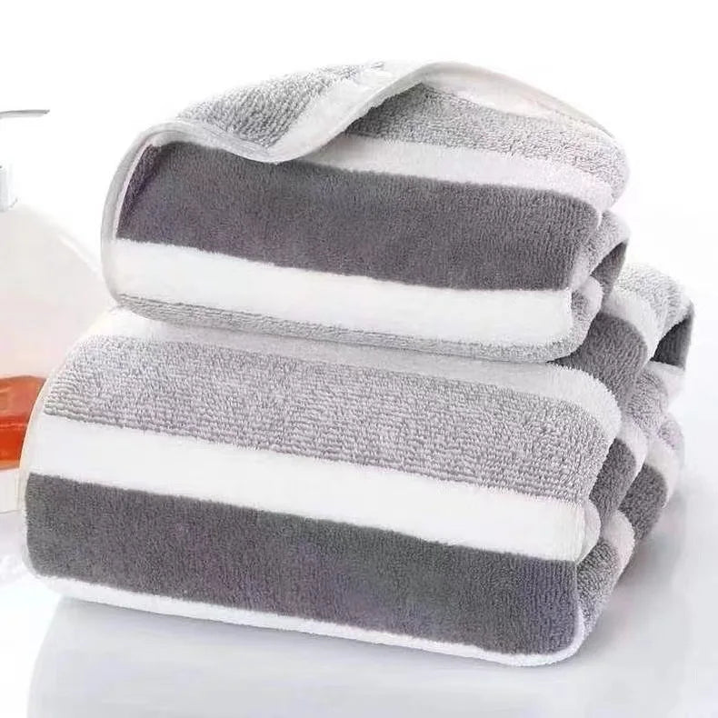 Microvezel badhanddoek in travelpouch – Handig meenemen