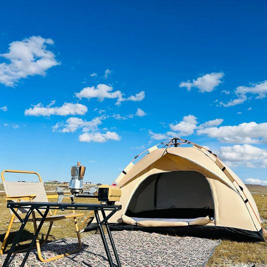 Camping tent met luifel – Schaduw en beschutting