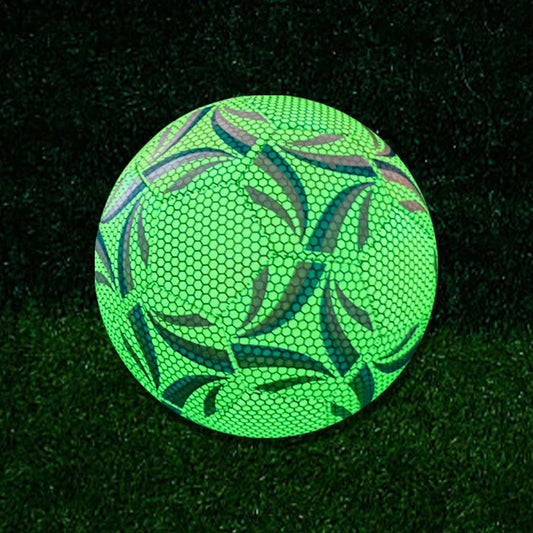 Straatvoetbal met goede grip op tegels