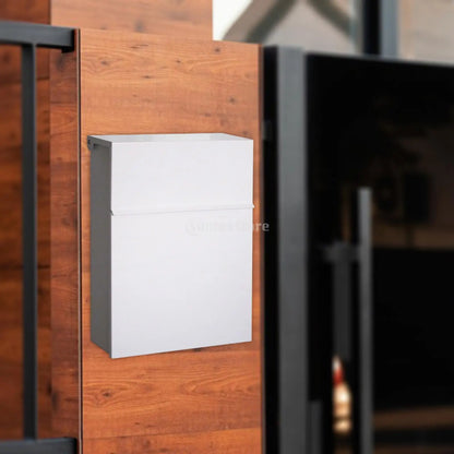 Zwarte brievenbus in strak design