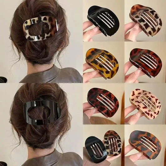 Gouden haarclip als stijlvolle accessoire