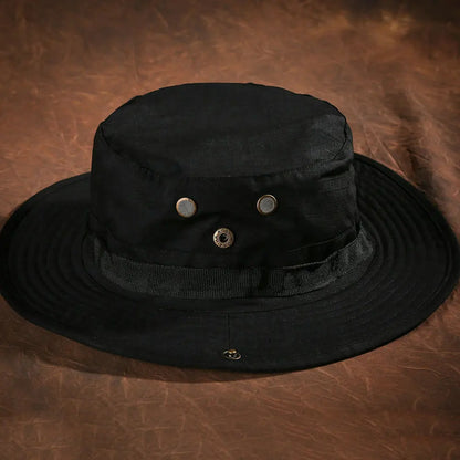 Jachthoed met mix van materialen en kleuren