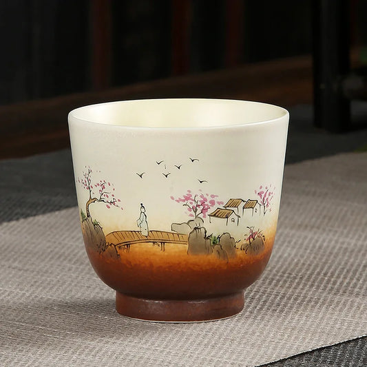Thee zetten met infuser, kan en kopjes