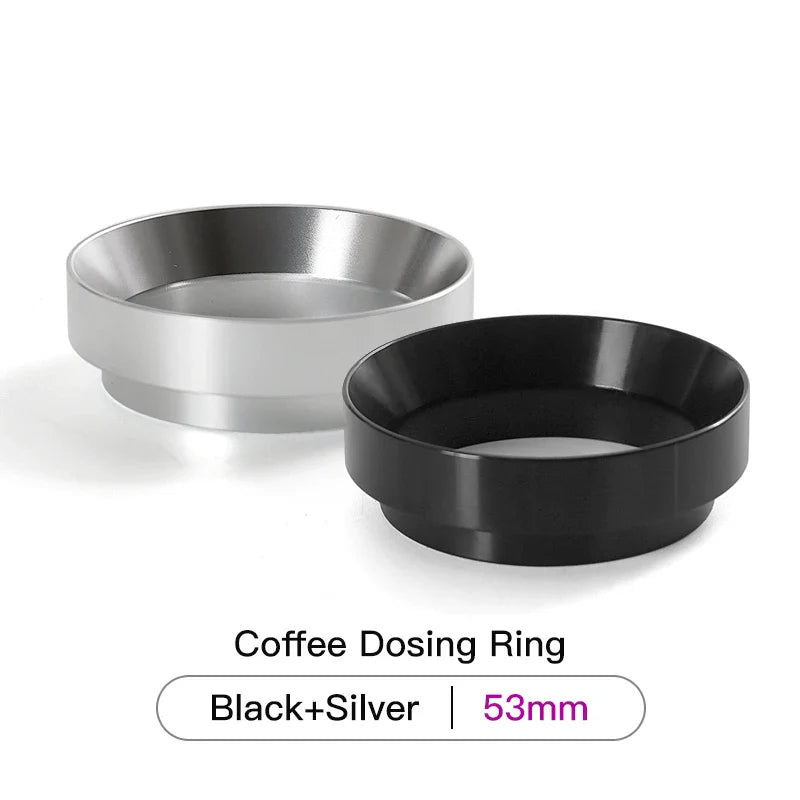 Koffiekopjes met bijpassende accessoires