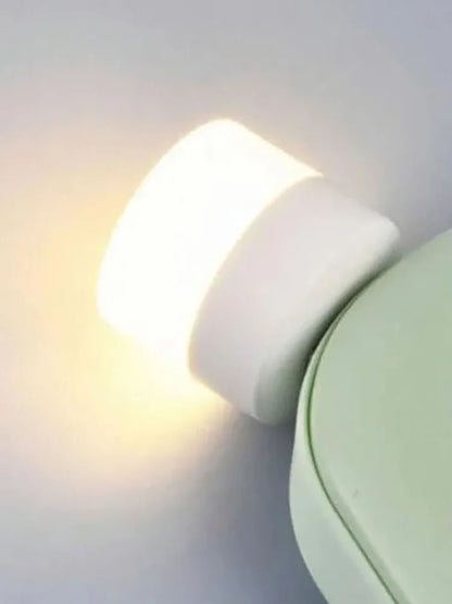 Design nachtkastlamp met metalen accenten – Luxe en modern