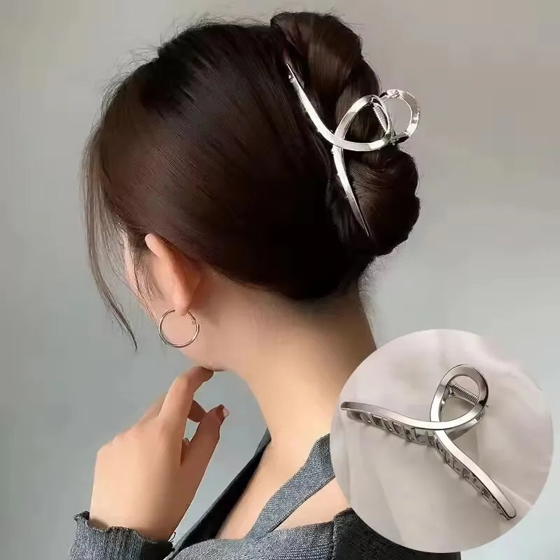 Haar accessoires met glinsterende steentjes