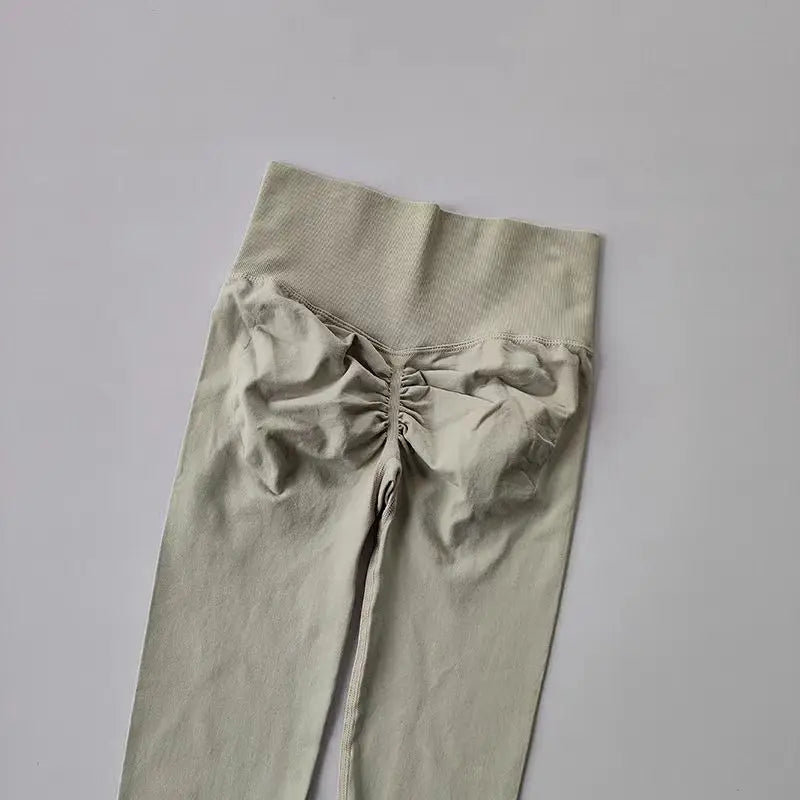 Ademende yoga outfit ideaal voor intensieve sessies
