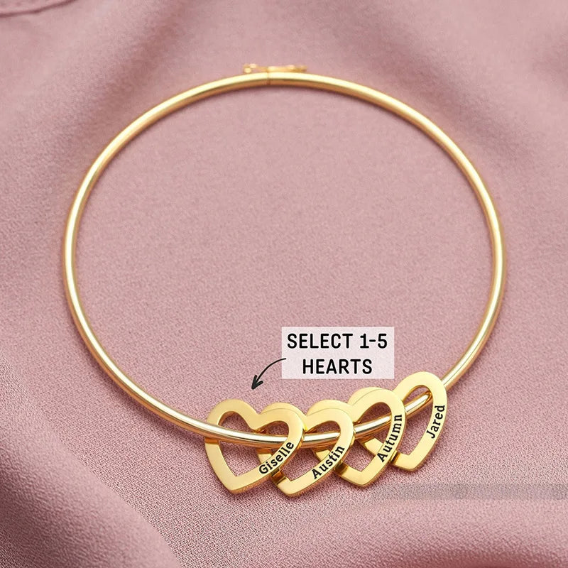 Ketting met naam en geboortedatum gegraveerd