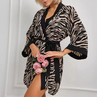 Hunkemöller satijnen ochtendjas kantdetails – Chic en romantisch