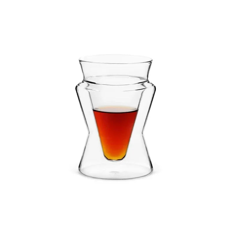 Minimalistische theewaar van mat keramiek