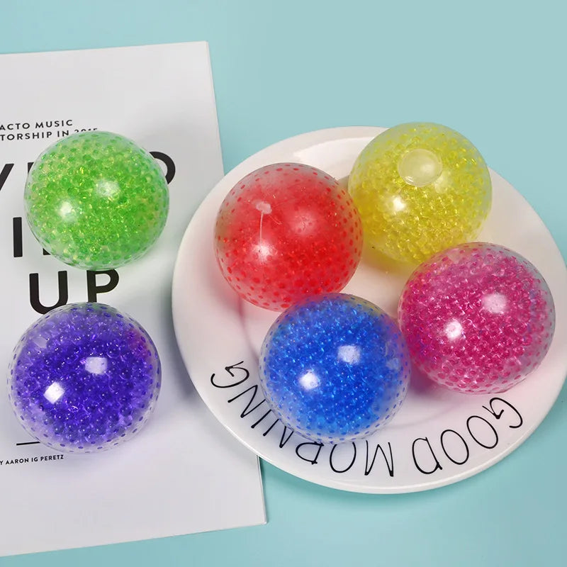 Compacte stress ball met knijpweerstand