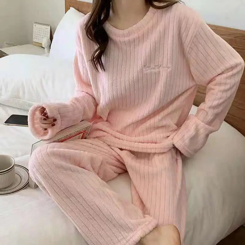 Dames pyjama set met losse broek en shirt