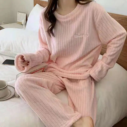Dames pyjama set met losse broek en shirt