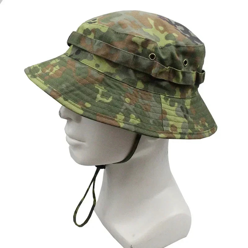 Jachthoed met patchworkdesign en leren details