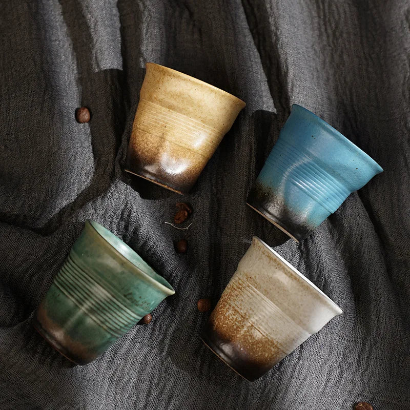 Theepot met geïntegreerde filter en schenktuit