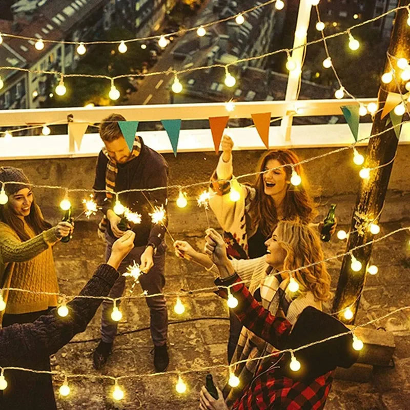 Licht slinger met transparante balletjes – Modern en licht
