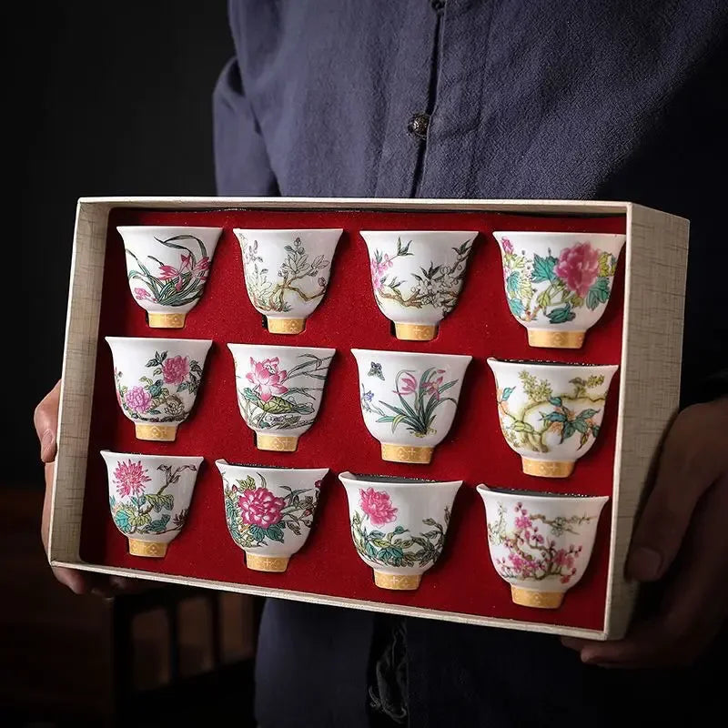 Handgemaakte theekopjes voor bewust thee drinken