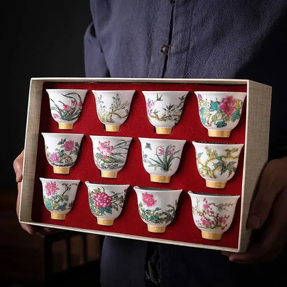 Handgemaakte theekopjes voor bewust thee drinken
