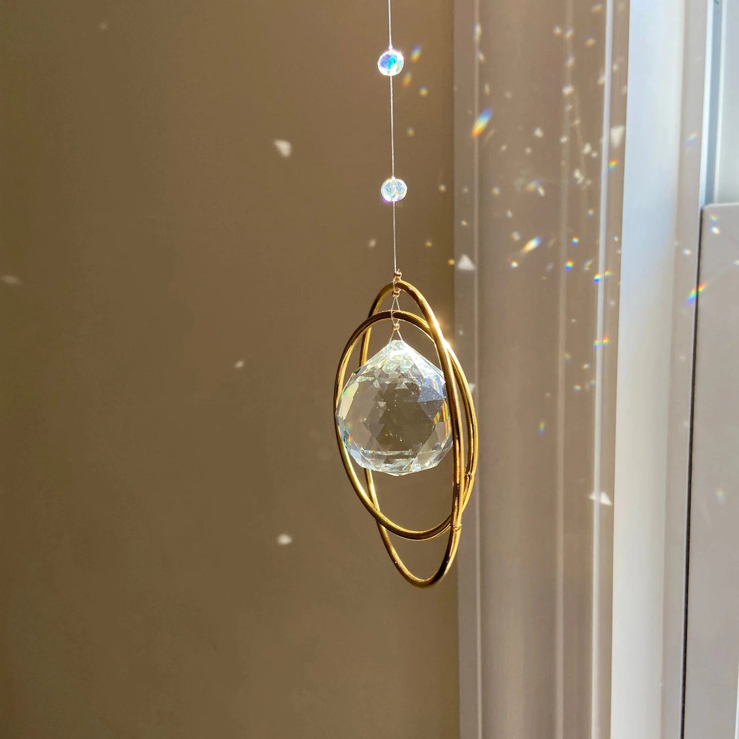 Gouden details in woonkamer accessoires – Chic accent