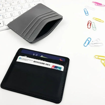 Pasjes houder heren met reliëflogo – Voor een exclusieve look