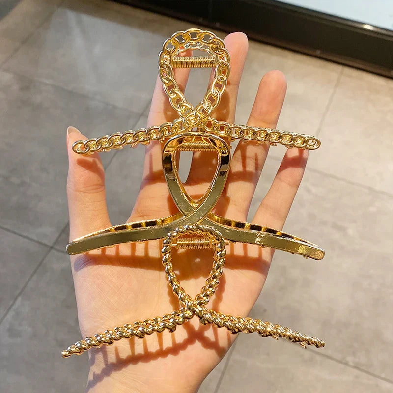 Haar accessoires met elegante knoop