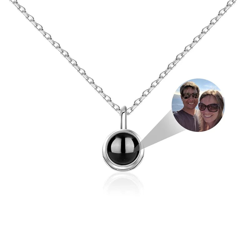 Ketting met gravure van coördinaten