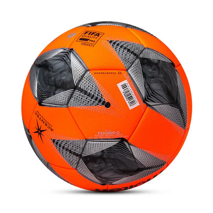 Straatvoetbal met rubber coating