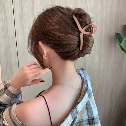 Gouden haarclip als stijlvolle accessoire