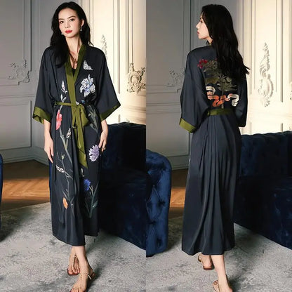 Ochtendjas dames met geborduurde bloemen – Uniek ontwerp