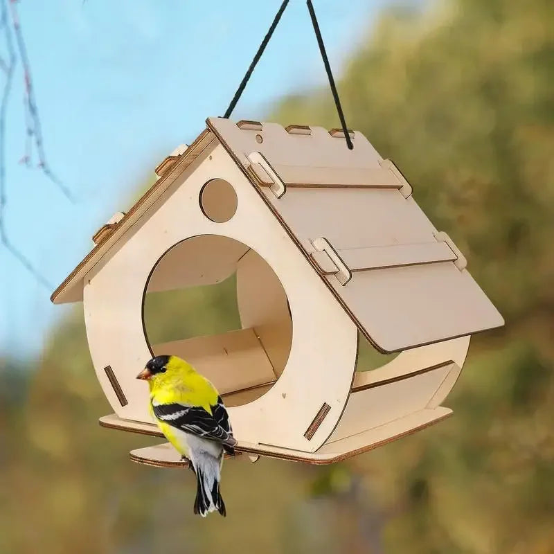 Klassiek vogelhuisje met puntdak – Tijdloos ontwerp
