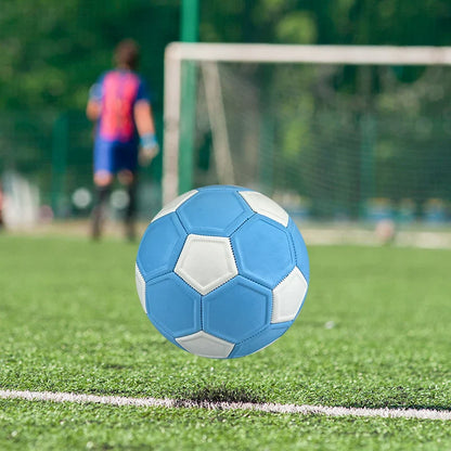Straatvoetbal die tegen een stootje kan