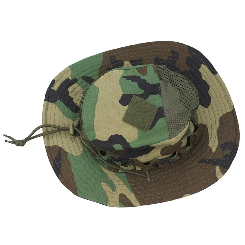 Jachthoed met mix van materialen en kleuren
