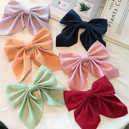 Haar accessoires met subtiele kleuraccenten