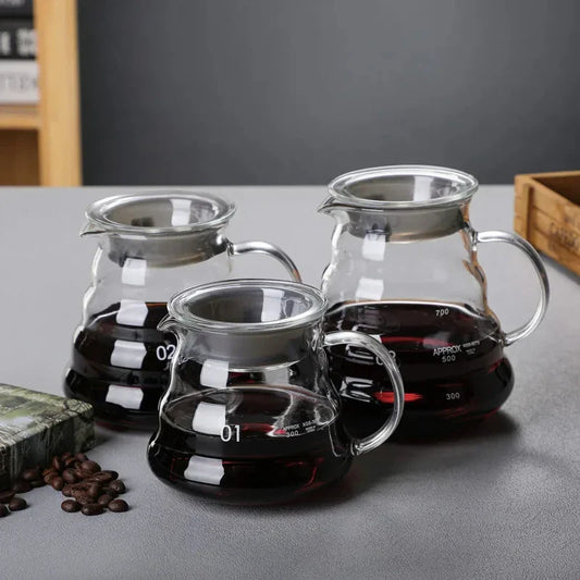 Koffiekopjes met bijpassende accessoires