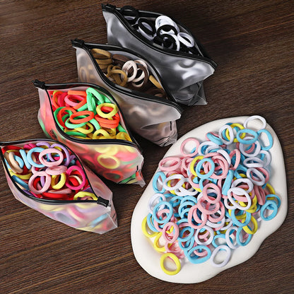 Kleurrijke scrunchies voor een speelse look
